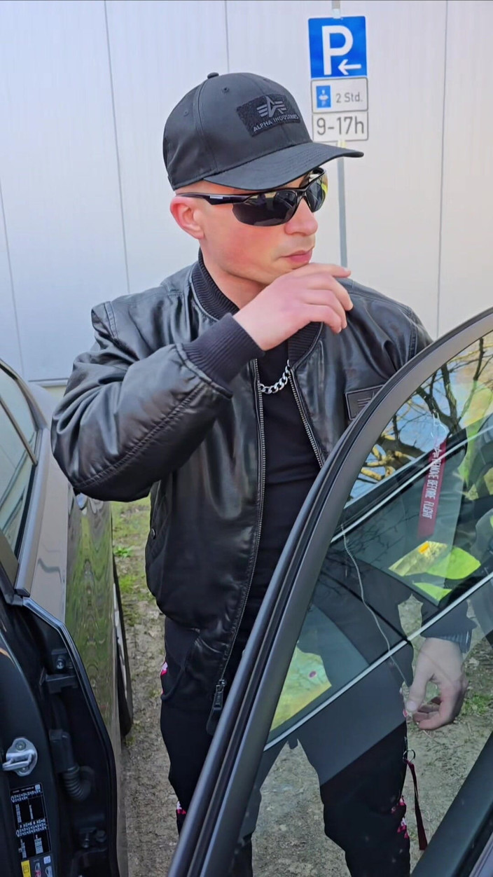 boyzxy212: Alpha gay sega in auto - non vedevo l'ora di sborrare