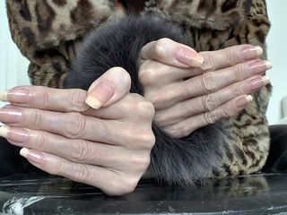 Lady Victoria Valente: French Nails - Natural Nails