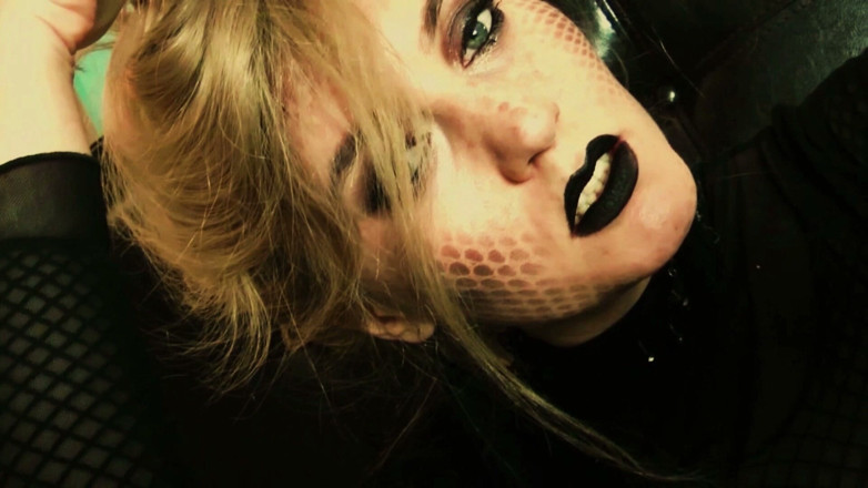 Goddess Celine: Fantasi Transformasi Halloween