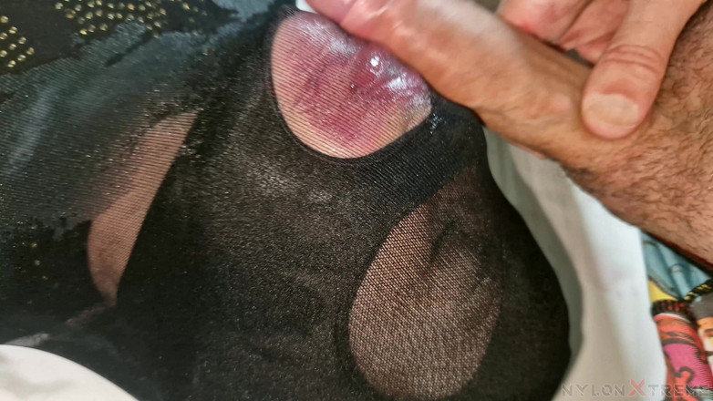 Nylon Xtreme: Perspektive Nora Fox ist zurück und versucht, von mir zu...