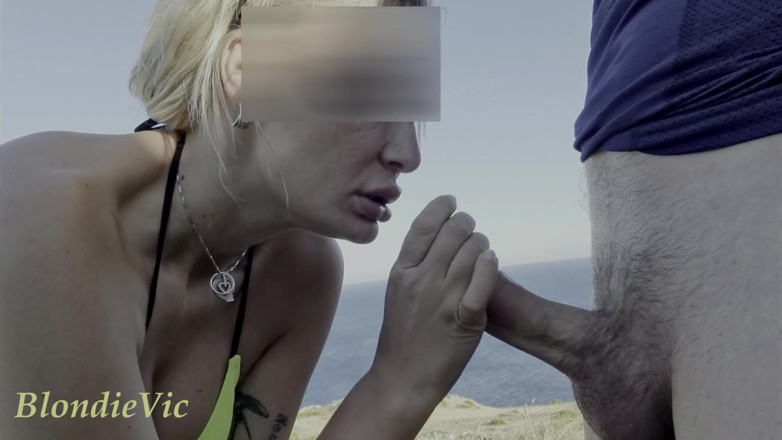 BlondieVic: riscăm să fim prinși în timpul sexului pe plajă