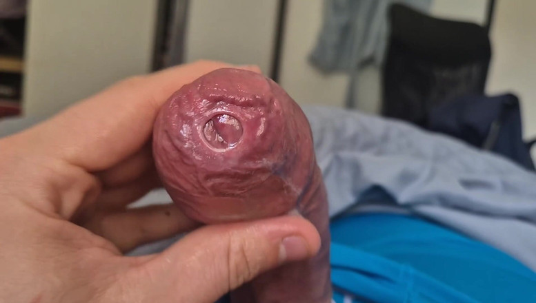 GloomyChase977: Prim-plan cu spermă în pulă cu picurare