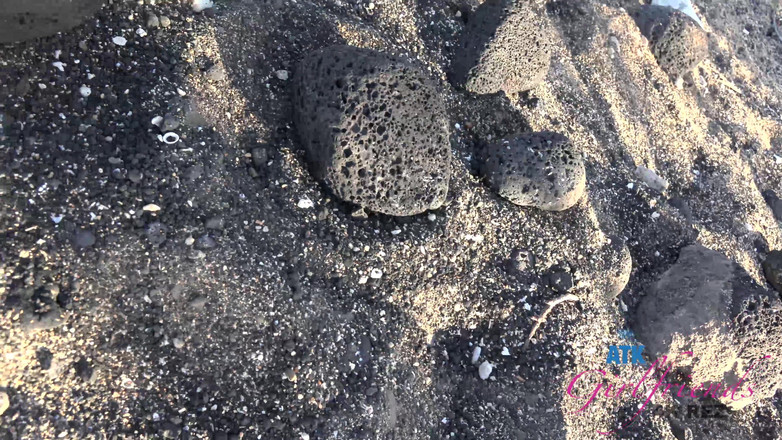 ATK Girlfriends: 脱掉她的内裤，让她射精