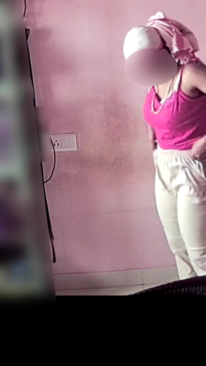 Black & white desicat: 섹시한 몸매의 주부와 섹스하는 인도 섹시녀