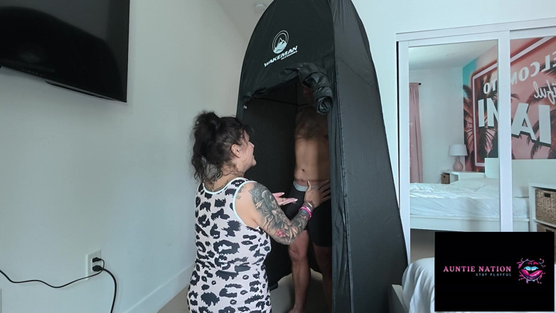 Auntie Nation: Cock Worship Gloryhole