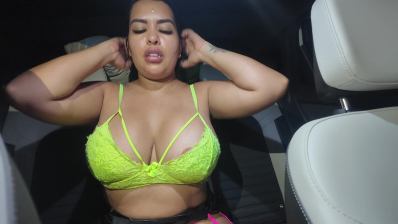 Lalucero: J’ai eu mon chauffeur Uber qui m’a baisée et m’a...