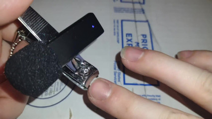 Au79: Cortando minhas unhas enquanto tenta obter esses ruídos