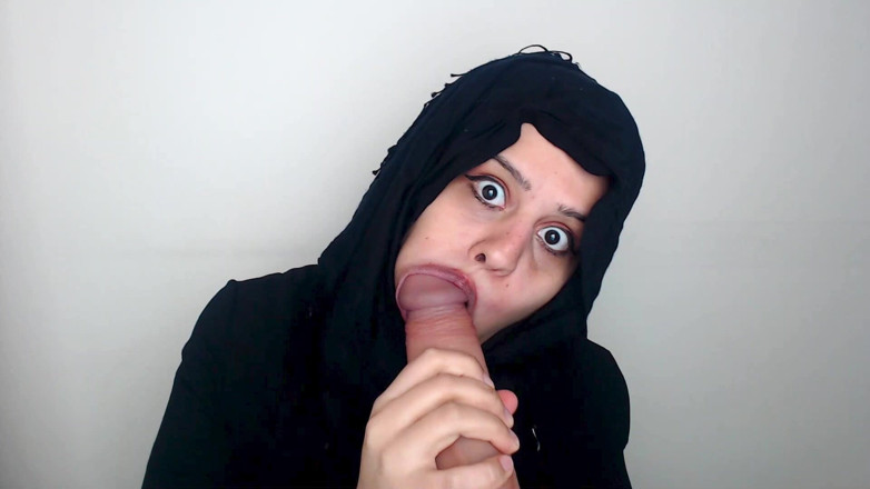 Evelyn Butt: Sekretärin lutscht großen schwanz und schluckt sperma