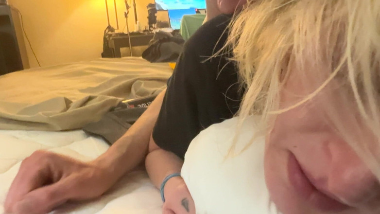 Alpha stud 4 u: Ich ficke sie von hinten, mit arsch in der Luft,...