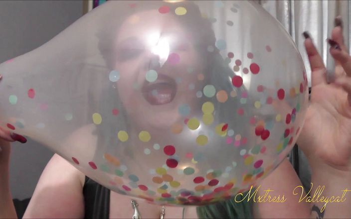 Mxtress Valleycat: My nails and the confetti balloon