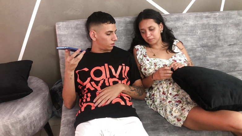 Dallanalove: Nevlastní sestra s velkými prsy mě svádí, abych ji ošukal...