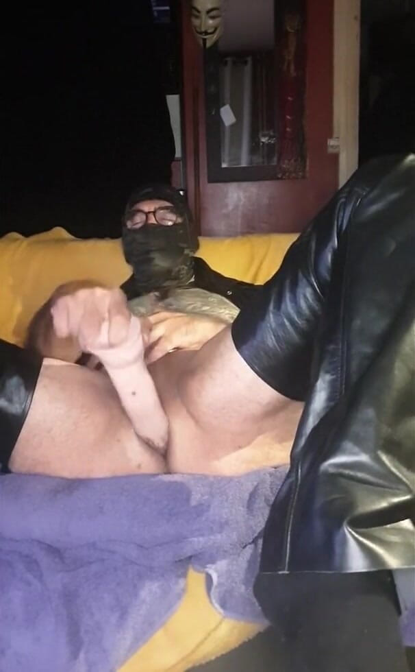 Cockplay4u: Jugando con un consolador grande en mi culo