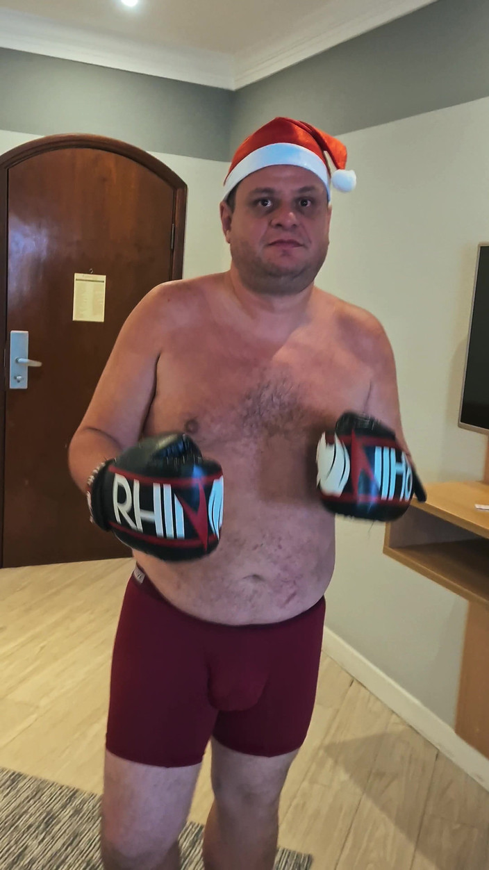 Punchbagplz: 산타 복서: POV 크리스마스 비트 다운