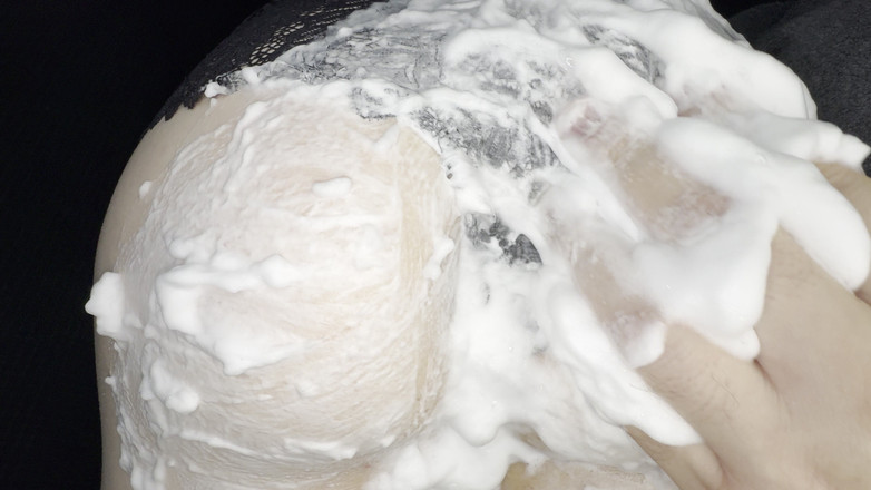 Buttology89: Asmr - masaje con espuma