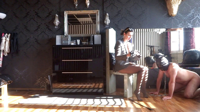 Lady Victoria Valente: Pisando em chinelos de ginástica