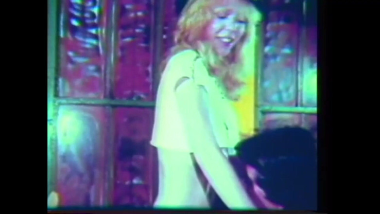 Vintage Megastore Full hd: À La Fête, Ils Se Sucent L’un L’autre