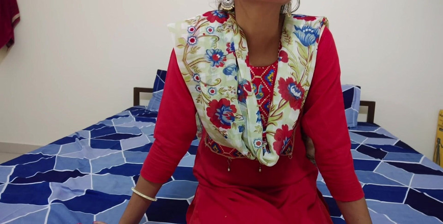 Saarabhabhi6: Joc de roluri cu poveste de sex hindi - Saara milf...