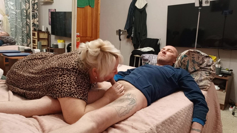 Zona901: Moje tchyně mi přerušila ruční práci, dala mi hluboké kouření...