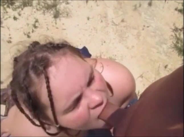 Fat Goddes: Une salope à sperme se fait prendre en train de sucer...