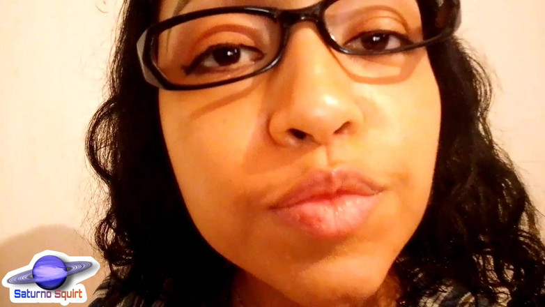 Saturno Squirt: De spuitleraar VanAvondo geeft een intense pik en ballen pijpbeurt...