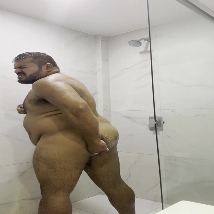 Osote Vergon: Shower and Toys