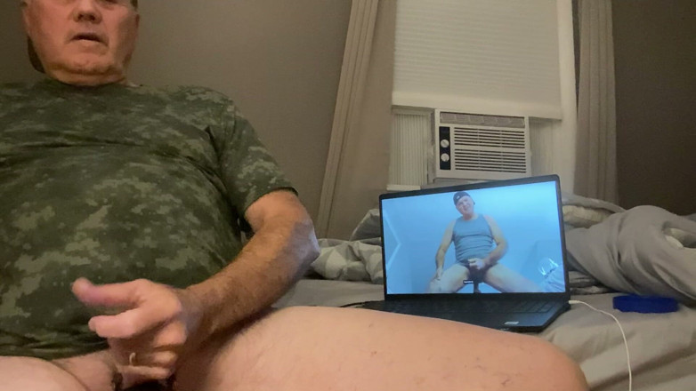 BIKEMAN25: Masturbándome con uno de mis videos en Hamster