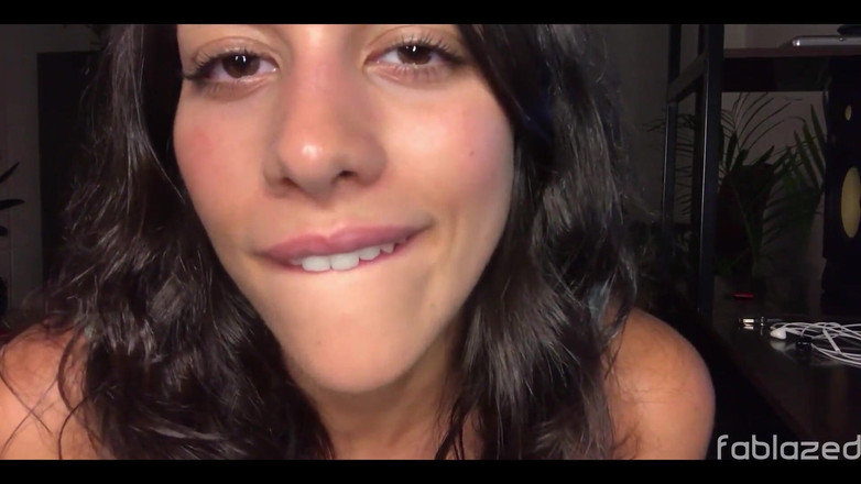 Fablazed: "Ai vrea să-mi lingi pizda sau să o fut?" - Mă...