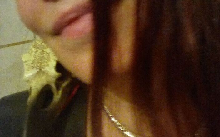 Leckmich: Saya suka dildo dan pepek saya