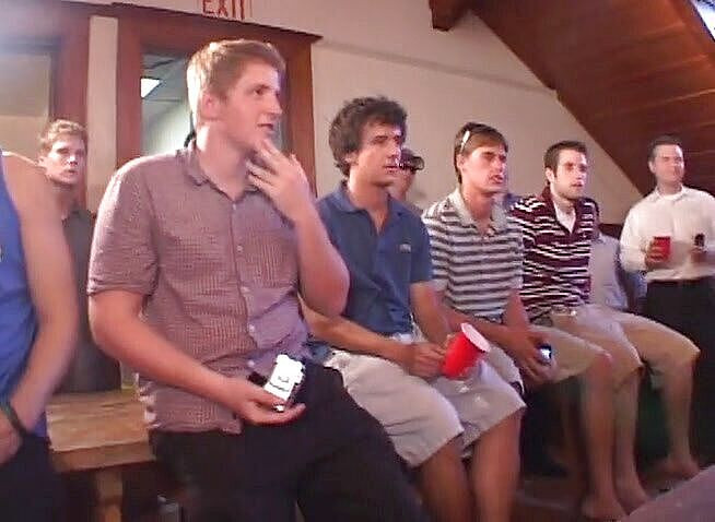 Real Swingers: Vysokoškolačky jsou ošukané na koleji