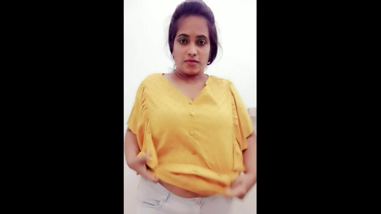 Your Arya: 我把衣服送给我邻居的老婆并狠狠地操了她