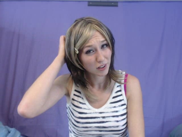 Brooke Dillinger: V24 Cv to Rub Pussy on Cam