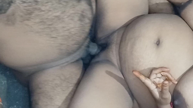 Urmila: 어린 배다른 아들에게 따먹히는 인도 인도 인도 늙은 새엄마