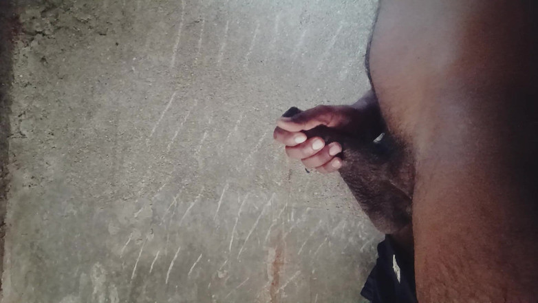 Fucklife_360: 全黑鸡巴在浴室清洁声音