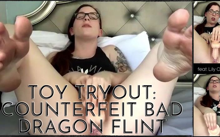 Lily O'Riley : fetish redhead: Essai de jouet : Bad Dragon Flint falsifié