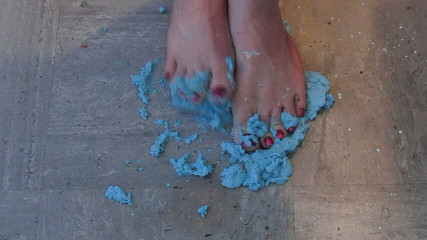 Lilly Disgrace: Squirtende alginat