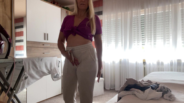 SweetSusi: 私は裸のアイアン