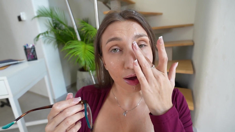 Kriss Kiss: Hot Sex Between Boss and Secretary at Work During Break