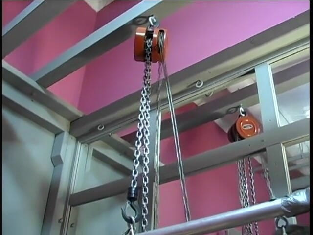 A Lesbian World: Puttana bondage umiliata dalla sua padrona