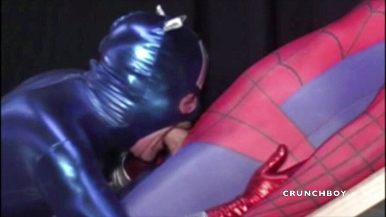 Crunch Boy: Làm tình với người hùng siêu anh hùng tôn sùng