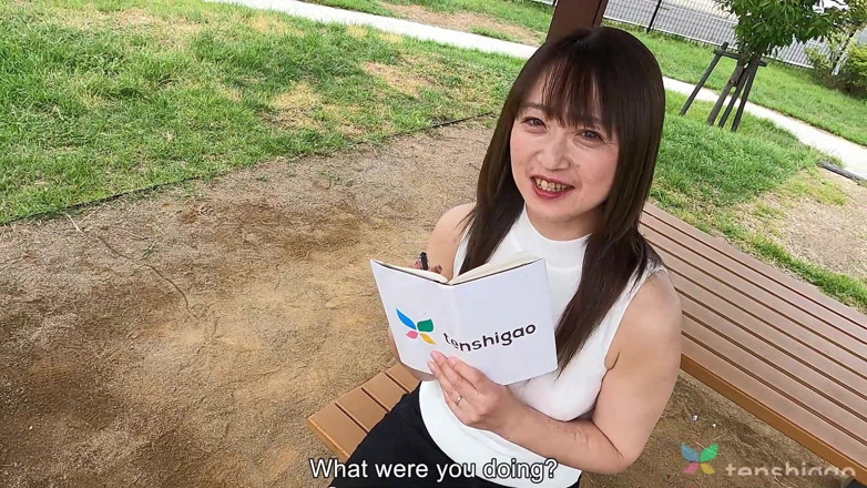Tenshigao: Natsuko Lijima est une femme mariée infidèle à gros tétons