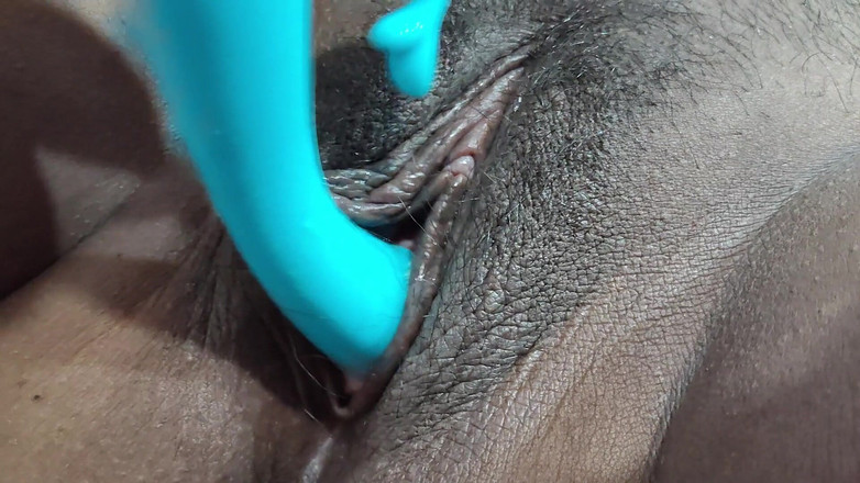 Robin Shami: Il figliastro ha catturato la matrigna che si masturbava e...