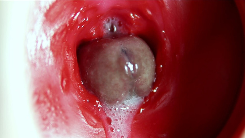 SEXY_GUYBEST: Cewek sange ini lagi asik orgasme di dalam lubang pantatnya!...