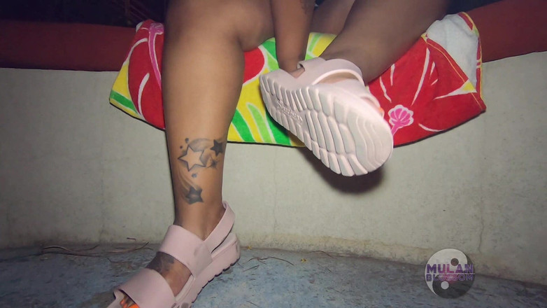 Mulan Blossom: Koch-füße zeigen