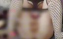 Kitty_Cross: Grandi tette ladyboy naturali, auto tette palpate e sculacciate