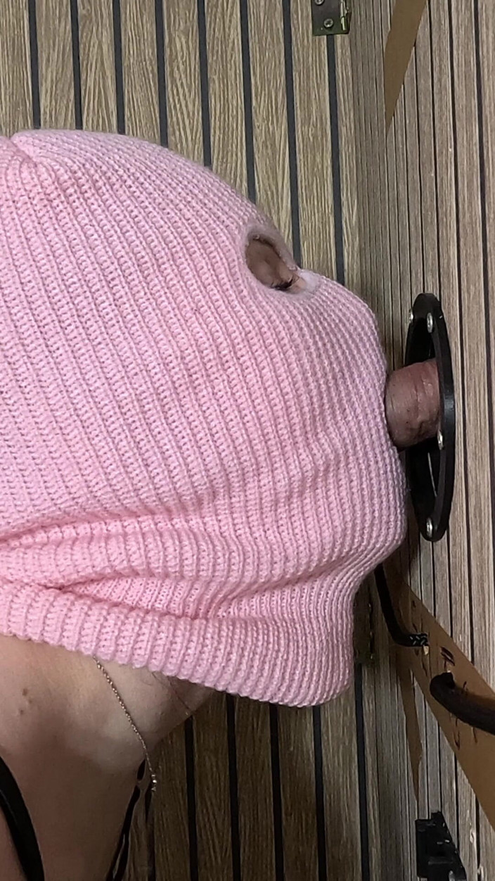 pinksecretxxx: I Am a Gloryhole Slut