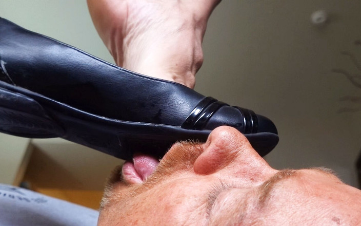 Goddess zephy: Лижи і нюхаю мої розбещені квартири (і облизуй мої ноги!!)