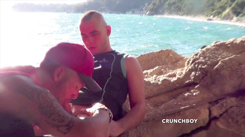 Sneaker gay: Sneaker exhib dominaton na exhib pláži