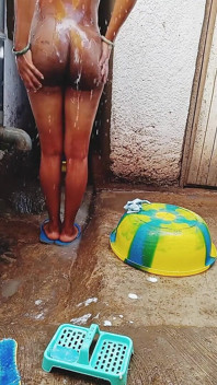 Bathing My Pregnant GF Outdoor,dirty Environment Vibes
