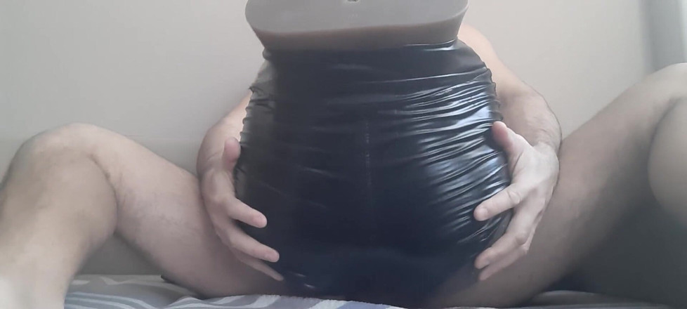 Naxy: Leather ass rubber sextoy