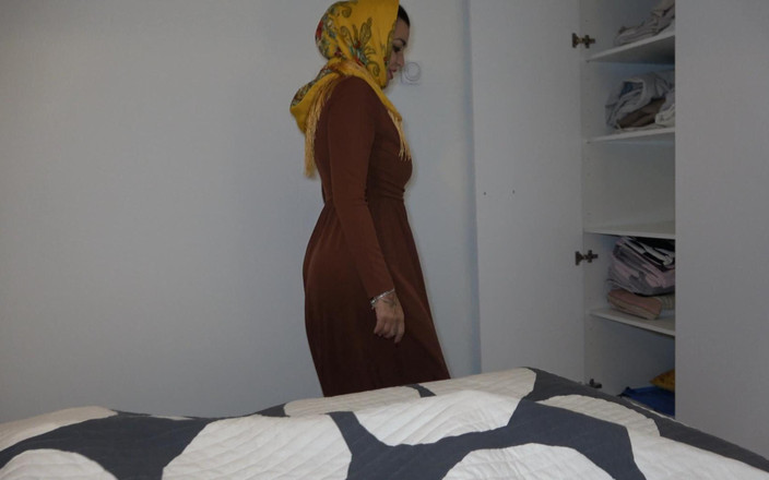 Amateur Homemade Porn: Mama Vitregă Musulmană Cu Țâțe Mari În Voul Hijab Futută De Fiul...